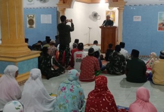 Dandim Bantaeng berikan kultum saat safari subuh. Kamis (28/4/2022)