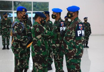 Danlanud Abd Saleh saat melantik pejabat di lingkungan Lanud Abd Saleh. Rabu (27/4/2022)