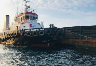 TB. Transpasifik 202 saat di perairan Morowali. Senin (25/4)//2022)