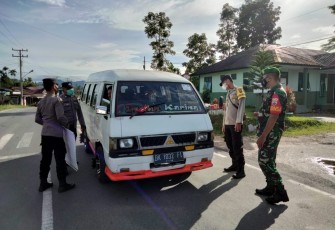 Operasi yustisi protokol kesehatan kepada pemudik di kecamatan Salak. Rabu (04/05/2022) di 