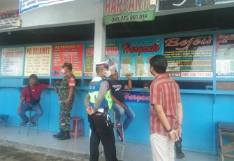 Pemantauan pos pelayanan lebaran di terminal kembang joyo Pati 