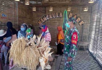 Disiplinkan prokes pengunjung tempat wisata. Minggu (08/05/2022)