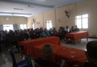 Puluhan warga Menggung Kelurahan Karangboyo melakukan audiensi terkait polemik penebangan pohon di makam Keramat Menggung, Selasa (10/5/2022)