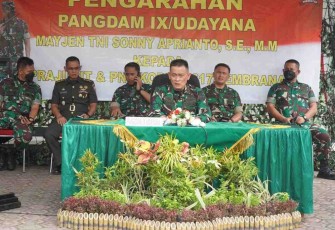 Pangdam Udayana saat memberikan pengarahan di Kodim 1617/Jembrana. Rabu (11/05/2022)