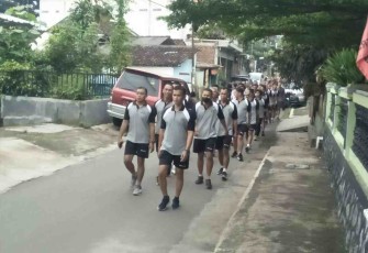 Anggota Korem 073/Mkt olah raga untuk menjaga kebugaran 