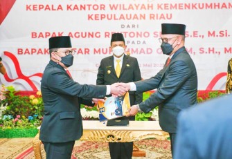 Serah terima jabatan Kepala Kantor Wilayah Kementrian Hukum dan Hak Asasi Manusia Provinsi Kepulauan Riau, Kamis (12/5/2022)