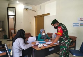 Serda Januri sambangi perangkat kelurahan Ngegong. Jum'at (13/05/2022)