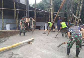 Karya bakti pengecoran lantai 2, gedung Gereja GMIM Ebenheser Tatelu, di Jaga I Desa Tatelu Kecamatan Dimembe, Jumat (13/5/2022)