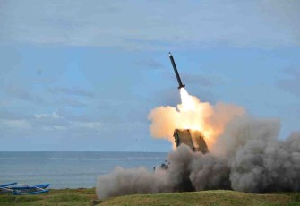 Latihan penembakan secara terpadu satuan Armed di Cibenda Sukabumi. Jum'at (13/05/2022)