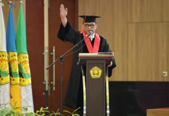 Wakapolri saat memberikan ceramah kebangsaan di Universitas Negeri Jember. Sabtu (14/05/2022)