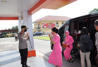 Kunjungan kerja ketua Bhayangkari Sumut ke pengurus cabang Labuhanbatu, Rabu (18/5/2022)