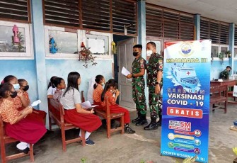 Vaksinasi di SD Inpres 25 Kabupaten Sorong. Kamis (19/05/2022)