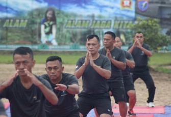 Senam bersama para Komandan Satuan dalam rangka Apel Komandan Satuan TNI AD Tersebar Tahun 2022, di Wilayah Kodam XII Tanjungpura, Jumat (20/5/2022)