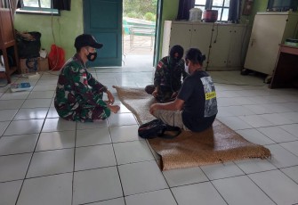 Sambangi ke rumah warga berikan pengobatan gratis 