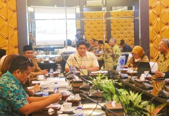 Plt Bupati Bintan, saat mengadakan bincang dengan tokoh masyarakat Bintan, Selasa (24/5/2022)