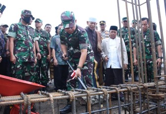 Kasad resmikan pembangunan masjid di Cirebon