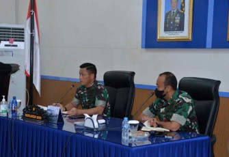 Danlanud Sultan Hasanuddin saat memimpin safety meeting