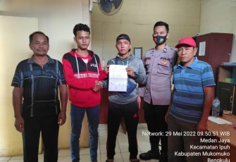 Foto usai problem solving terkait pengancaman, oleh Polsek Mukomuko Selatan, Minggu (29/5/2022).