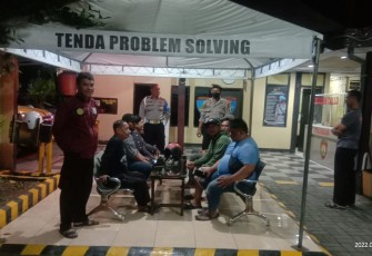 Terobosan Polsek Tallo dengan mendririkan tenda problem solving 