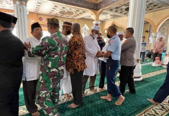 Kadisops lanud Maimun Saleh lepas keberangkatan jamaah haji asal Sabang di Masjid Agung Babussalam 