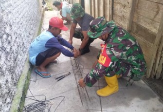 Bantu warga binaan membuat MCK