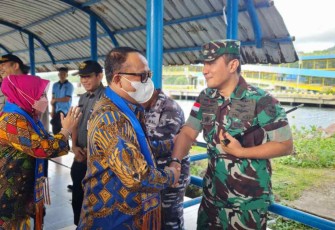 Danlanud Maimun Saleh saat sambut kedatangan Kajati Aceh