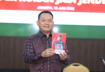 Kasad saat launching buku Loper Koran Jadi Jenderal di Mabesad