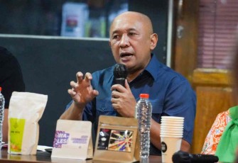 Menteri Teten saat berdialog bersama Komunitas Petani Muda di Kedai minum kopi Medan