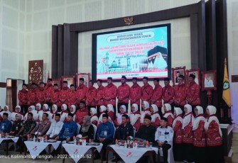 Acara pelepasan jamaah calon haji kabupaten Kotim di Kediaman Bupati Kotim
