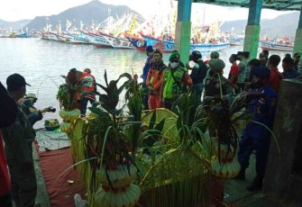 Lestarikan warisan budaya tradisi Larung Sembonyo di pantai Prigi kabupaten Trenggalek 
