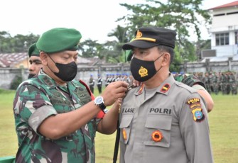 Danrem 023/KS saat apel gabungan persiapan pam VVIP kunjungan Presiden RI di Nias