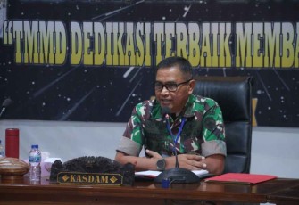 Kasdam IX Udayana saat mengikuti Rakornis TMMD Ke-114 secara virtual 
