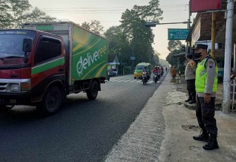 Pengamanan lalu lintas personel Polres Banjarnegara 