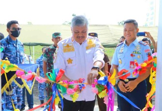 Danlanud Sultan Hasanuddin bersama Bupati Pinrang saat membuka Festival Dirgantara Bumi Lasinrang 2022