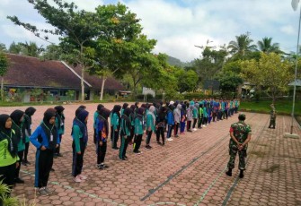 Latih PBB siswa baru di SMAN 1 Bendungan