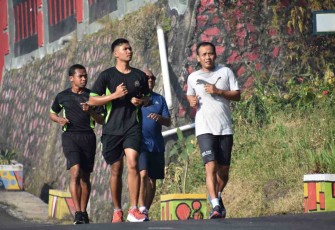 Jumat sehat, anggota Korem 073/Mkt jogging bersama