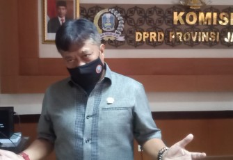 Anggota Komisi B DPRD Jawa Timur Agusdono Wibawanto saat dikonfirmasi, Selasa (26/7/2022). 