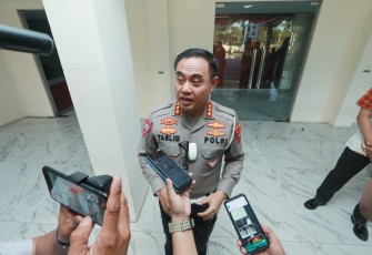 Dirlantas Polda Jatim Kombes Pol Muhammad Taslim saat memberikan keterangan pers 