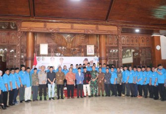Swafoto bersama pengurus DPD KNPI Kabupaten Tulungagung 