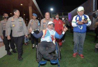 Kapolda Jabar Irjen Pol Drs Suntana saat menjemput atlet paralympic di Bandung