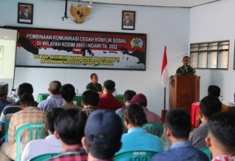 Dandim Ngawi saat memberikan sambutan dalam acara pembinaan komunikasi di makodim