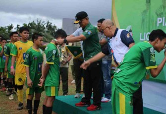 Kasdam XII/Tpr Tutup Piala Kasad Liga Santri PSSI Wilayah Kalbar