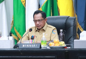 Mendagri Tito saat rakor pengendalian inflasi kenaikan BBM di Jakarta 