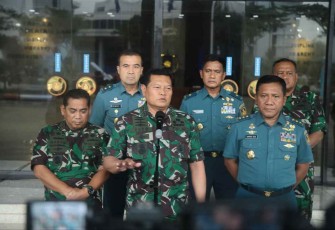 Kasal Laksamana TNI Yudo Margono saat memberikan keterangan pers di Mabesal