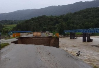 Jembatan putus diterjang banjir di Kabupaten Sigi provinsi Sulteng 