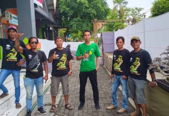 Kebersamaan anggota KBP dan PPBI Blora dalam pesona bonsai samin