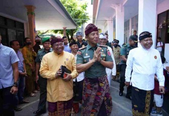 Pangdam Hasanuddin saat silaturahmi dengan umat Hindu di Makassar 