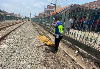 UD (47) korban tertabrak kereta api di lingkungan Sumurpecung Kecamatan Serang, Selasa (20/9)