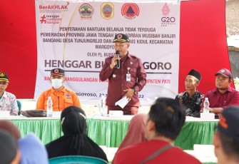  Penyaluran bantuan untuk korban banjir bandang di Pati  