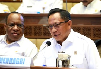 Mendagri Tito bersama Wamendagri 